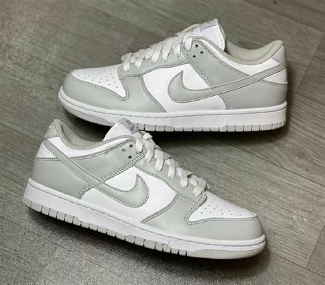 graue dunks low.